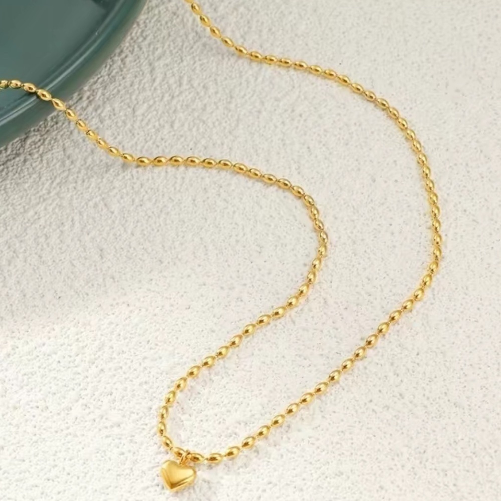 Gold Heart Pendant Necklace - Picture 3 of 4